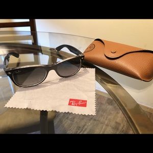 Ray-Ban New Wayfarer RB2132 6143/71